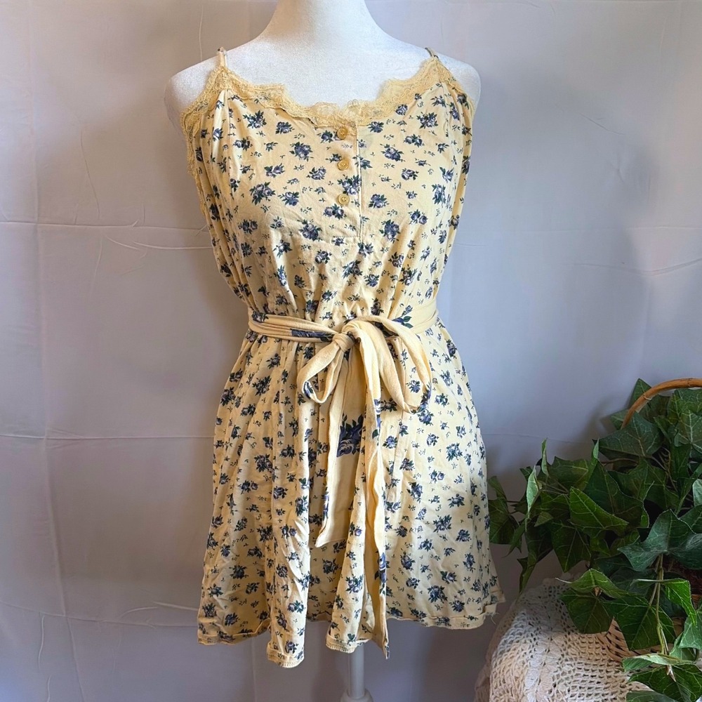 Vintage Victoria's secret 2001 Yellow Floral Cotton Lace Trim Chemise Nightgown